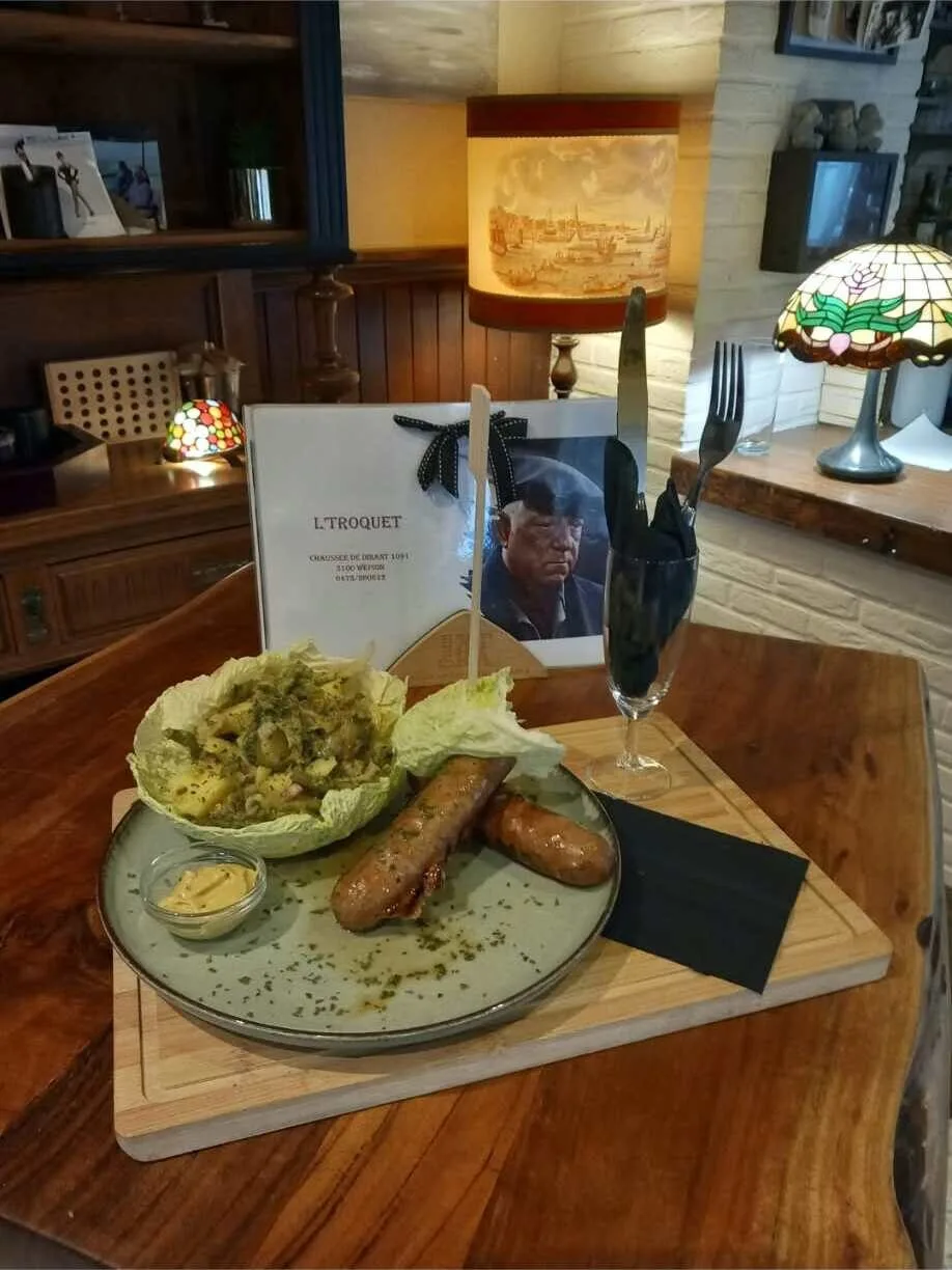 Saucisse et salade de pommes de terre maison